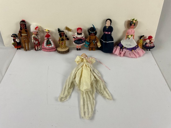 lot of antique/ vintage miniature dolls, Cloth/ plastic/porcelain