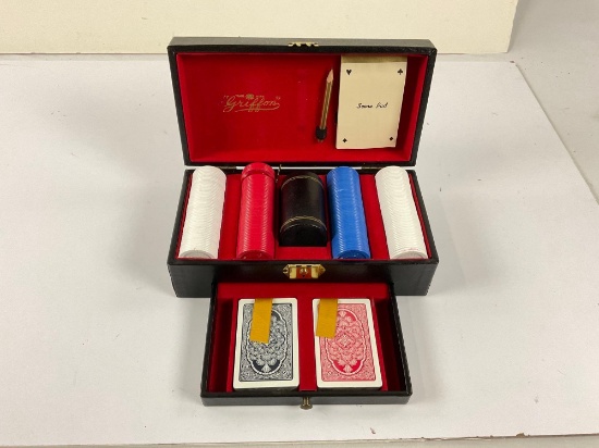 Beautiful vintage Griffon poker set, in red felt lined case, 2x deck of cards still sealed