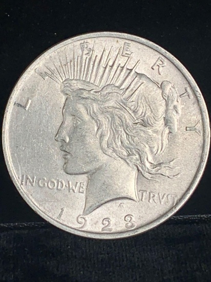 Possible MS quality ,1922 Silver peace dollar , Beautiful coin