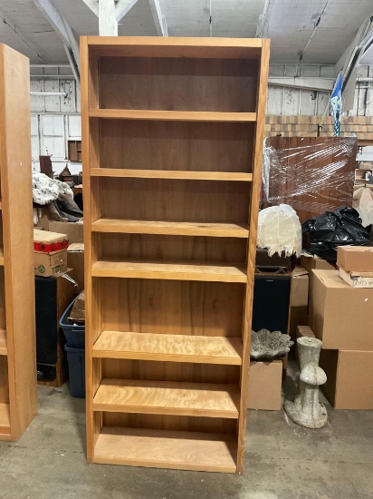 Large Solid wood shelving unit / Bookcase with adjustable shelves. (2 of 3)