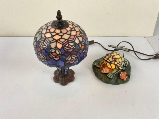 Set of two stained glass lamps, frog and table lamp.