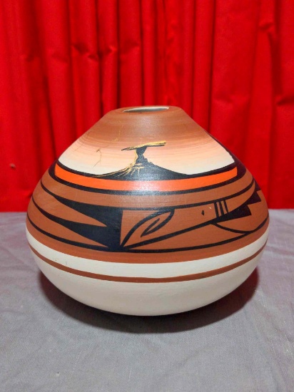 Navajo Pottery Vase Signed Yanito