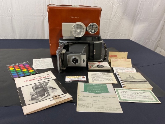 Vintage 1960s Polaroid Land Camera 900 w/ Nice Leather Case, Wink Light & Flash Attachments