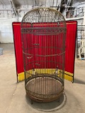 Large circular metal freestanding bird cage w/slide out bottom