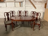 Vintage Thomasville cherry finish dining table w/6 chairs and two leaves