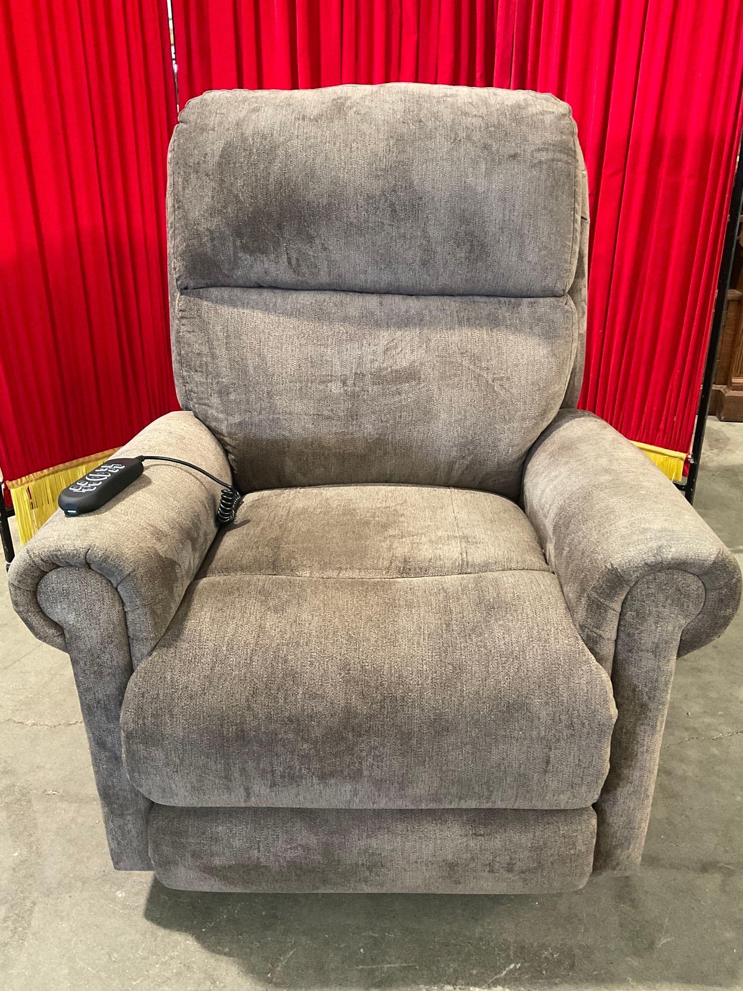 Pacific Furniture Industries Electric Lift Chair Proxibid