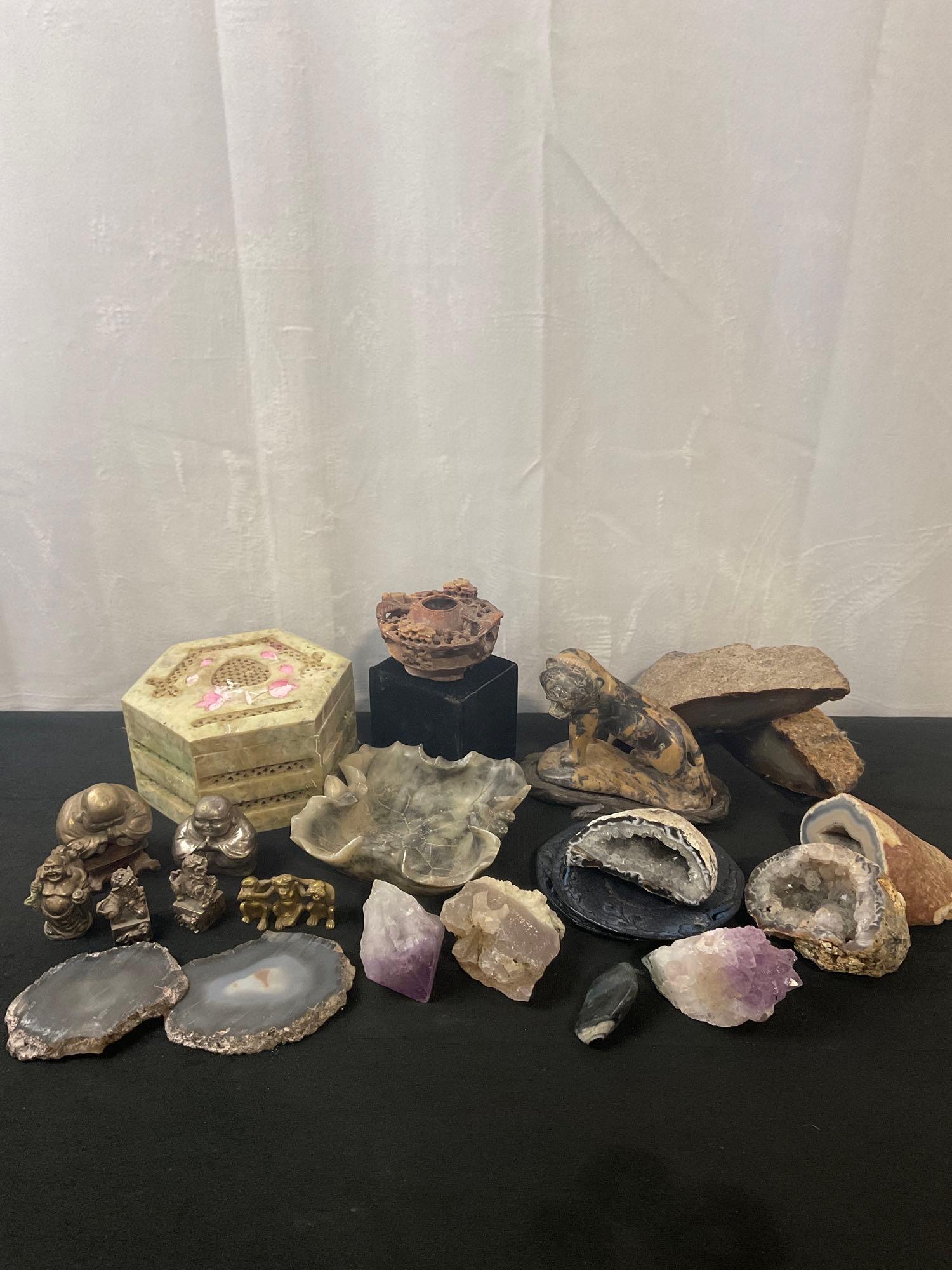 Collection of vintage stone decor, geodes/crystal | Proxibid