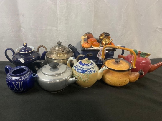Assorted Ceramic, Metal, and Figural Teapots, 8 pcs, Sadler, Sakura, Teapotter, and more