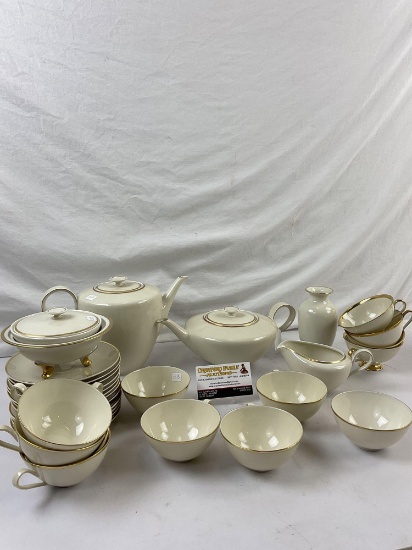 32 pcs Assorted German Bavaria Porcelain Tea Set, Hutschenreuther, Eschenbach, see pics.