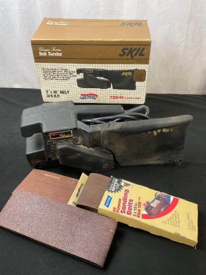 SKIL Classic Belt Sander Model 7313 3/4 HP with original packaging and more belts 3 x 18 inch belt