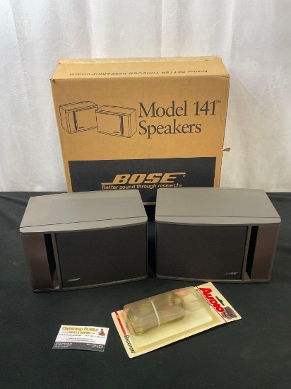 Pair of Bose Model 141 Bookshelf Speakers in original box