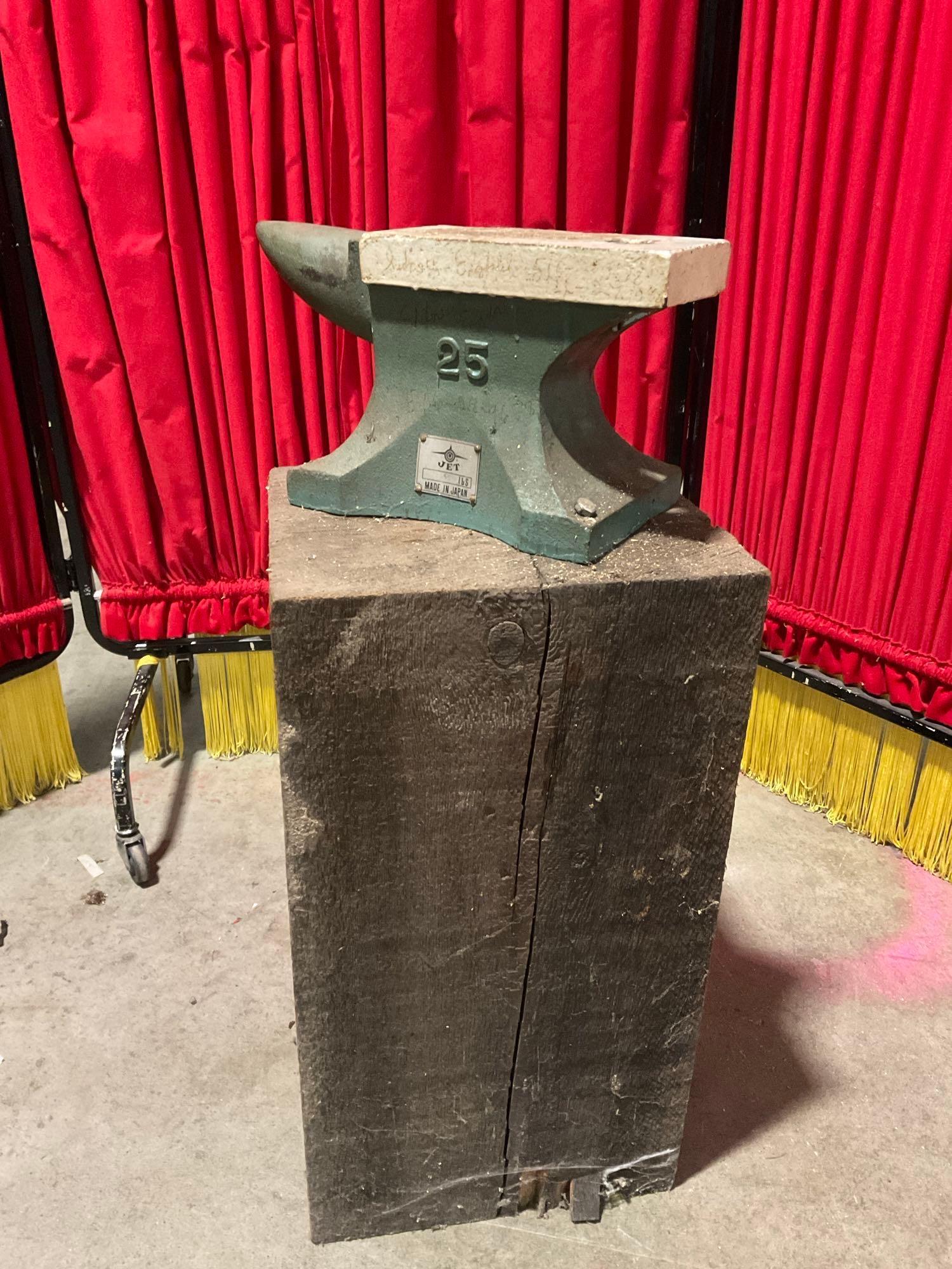 Japanese JET anvil on wooden block marked 25 | Proxibid