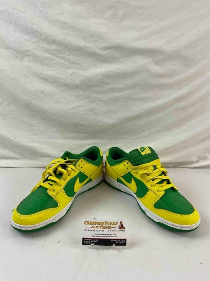 Pair of Contemporary Nike Men's Size 10.5 Green & Yellow Tennis Shoes. See pics.