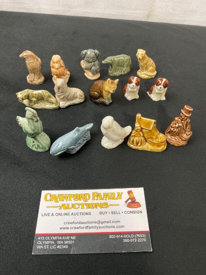 15 WADE Porcelain Whimsies various sets, incl. Old Lady in Shoe, St. Bruno, Rooster