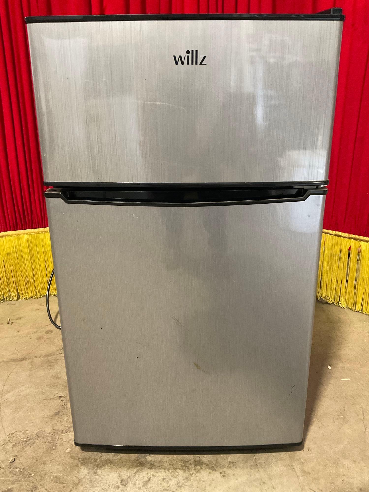 ※販売3/31まで※National【WILL FRIDGE】 Amazon.com: Willz WLR33MBED02 Compact Refrigerator with