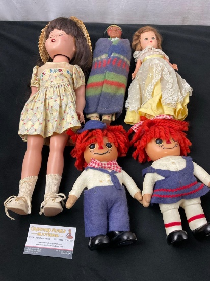 Set of 5 vintage dolls, 2x Raggedy Ann & Andy, Ideal Revlon Doll, Native American Man, Larger Ideal