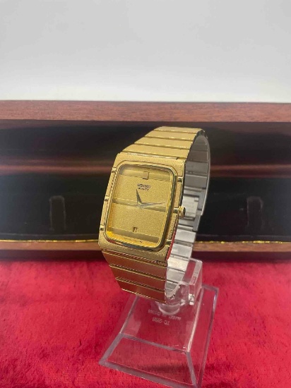Seiko gold tone unisex wristwatch in good cond model 511388