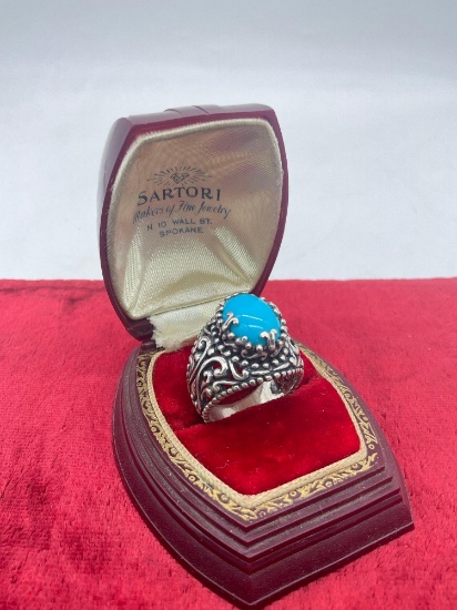 Lovely sterling silver sz. 9 scrollwork design large ring with turquoise (?) center stone
