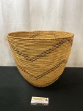 Vintage Native American Made Coiled Corn Woven Basket w/ Diagonal Pattern