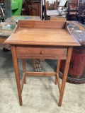 Vintage Wooden Side Table w/ Fold Open Compartment. Measures 20.5
