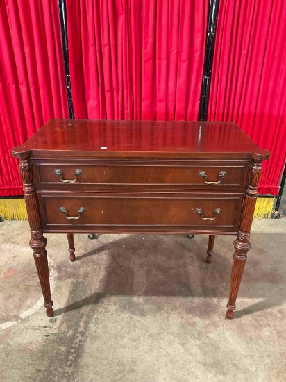 Vintage Handsome Mahogany Wood Federal Style Side Board. Very Good Condition. See pics.