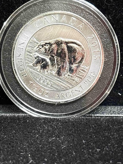 2015 Canada Polar Bear w/ cub 1.5 OZ .999 silver Uncirculated $ 8 Dollar Coin