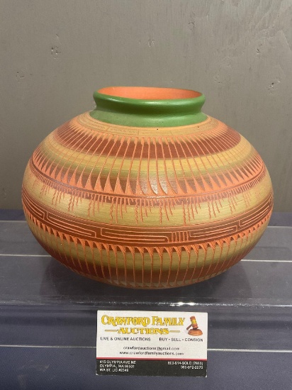 Signed Etched Terracotta Pottery, Glazed Ombre Native Pattern, signed Ey Dine, 6.5 inches tall