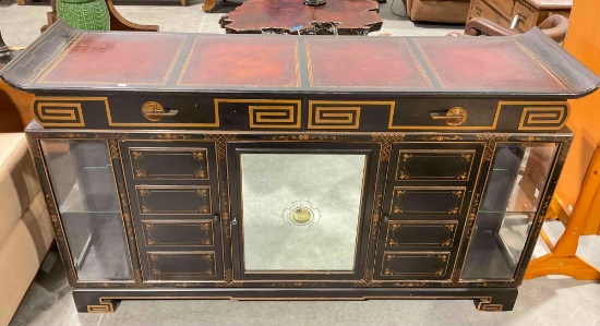 Vintage Chinoiserie Hollywood Regency Style Black & Gold Painted Credenza Sidebar. See pics.