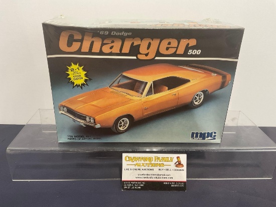 Vintage 1987 MPC 1/25 Scale Car Model Kit, 1969 Dodge Charger 500, 2 in 1 Set Stock/Custom