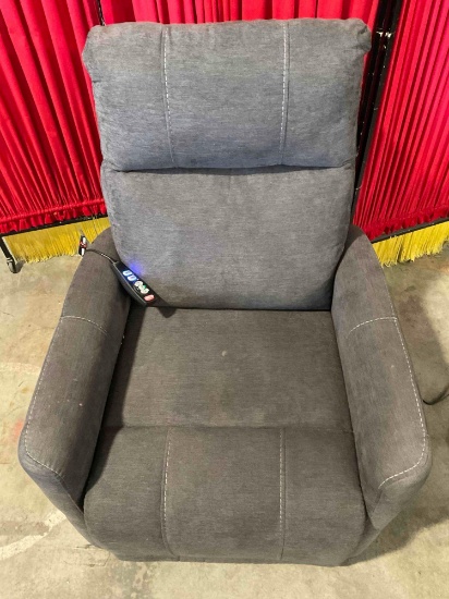 Modern Power Recliner w/ Massage, Heated Seats & Gray Upholstery. Tested, Works. See pics.