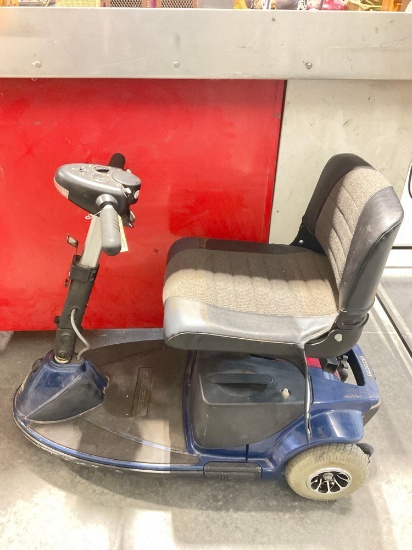 Revo pride mobility scooter in poor cond - no charger and using makeshift key
