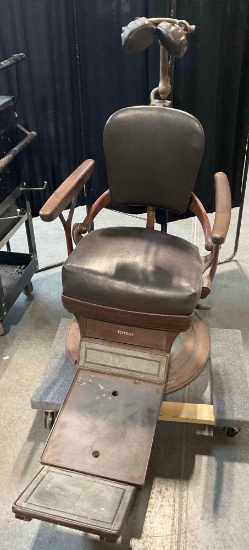 Antique Ritter Metal & Leather Dentist Chair. Very Good Condition. See pics.