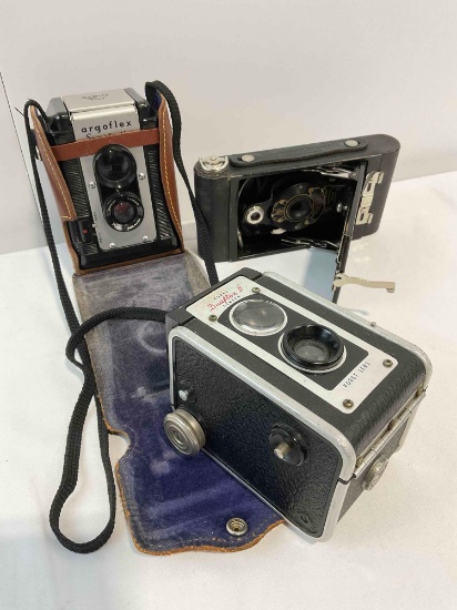 3 pcs Vintage Film Camera Assortment. 2x Kodak & 1x Argus Argoflex. See pics.