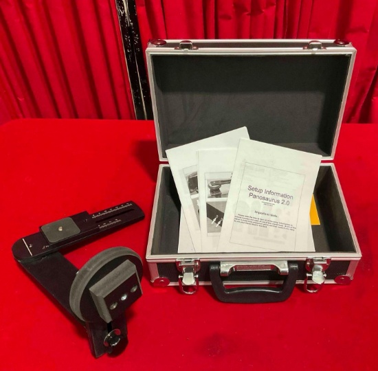 Panosaurus 2.0 Tripod Head in Case. Excellent Condition. See pics.