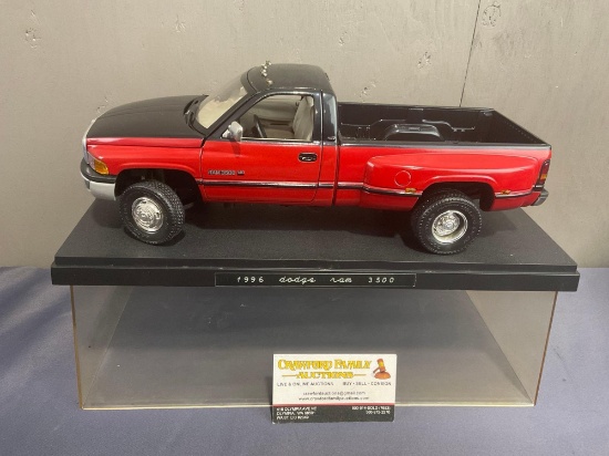 1996 Dodge Ram 3500 Truck Model, in display case, 1/18 Scale