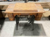 Antique Singer Sewing Machine Treadle Cabinet Model K561457. Good Condition. See pics.