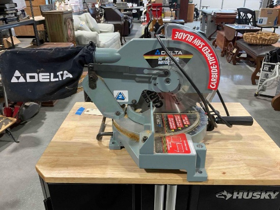 Delta 10" Power Miter Saw Model 36-070. Tested, Works. Fair Condition. See pics.