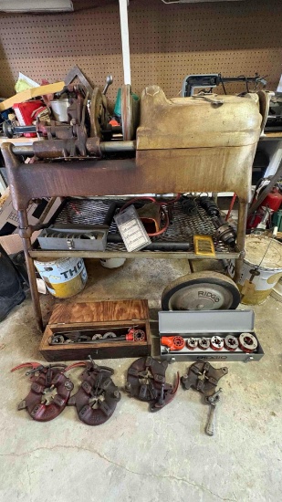 Vintage RIDGID Model 535 Pipe Threading Machine with stand working condtion w/ Attachmments