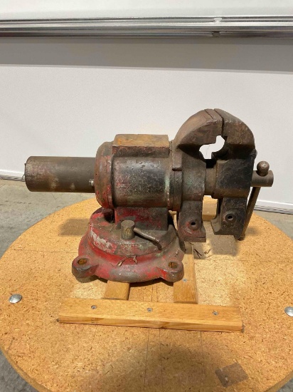 Vintage Multi-Purpose Combination Bench Vise w/ Anvil Top, Pipe Jaws & More. See pics.