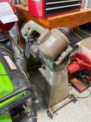 Vintage Foremost Machinery Bandsaw Model 058. Tested, Working at Consignor's. See pics.