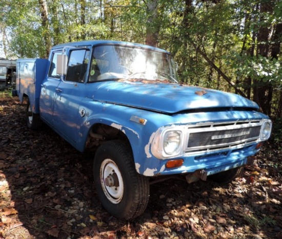 1968 International 1200C Crew Cab Utility Truck