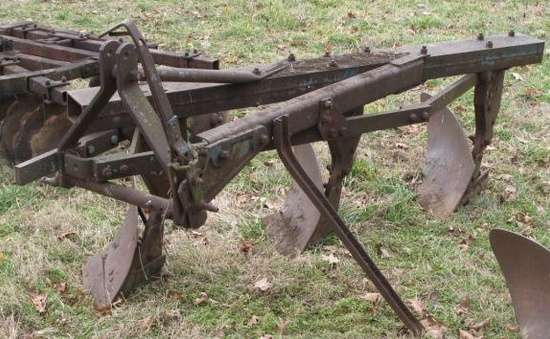 Ford 3 Point Hitch 3 Bottom Plow