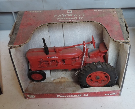 McCormick Farmall Farmall H Case III Toy Tractor