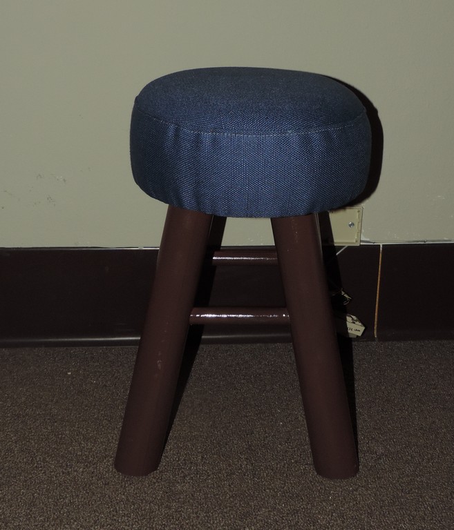 Kensie Plus Saint Foot Stool Proxibid