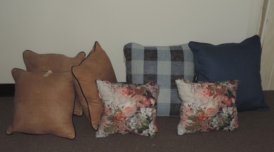 Lot of Six Pillows