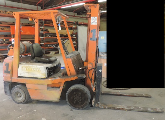 Toyota Propane Forklift  Running