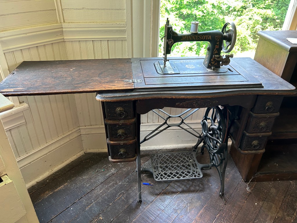 Antique Oak Sewing Machine Wooden Drawer Box With Three 