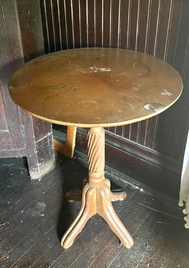 Vintage Mahogany Round Candlestand