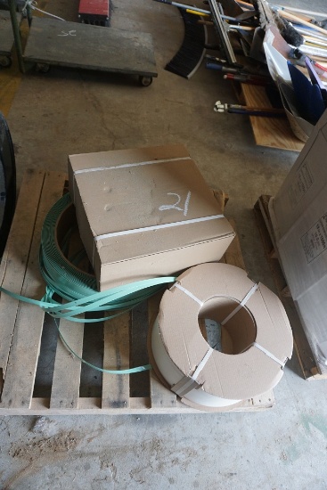 PALLET OF PLASTIC BANDING