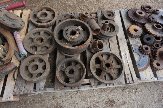 Pallet of Sprockets & Valenkone Debarker Parts